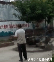 |搞笑GIF：带女友去逛街 请问遇到这种情况该怎么办？