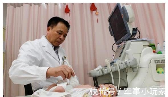 肥皂|女婴身上味道刺鼻,一天洗3次澡也没用,医生检查后说出了原因