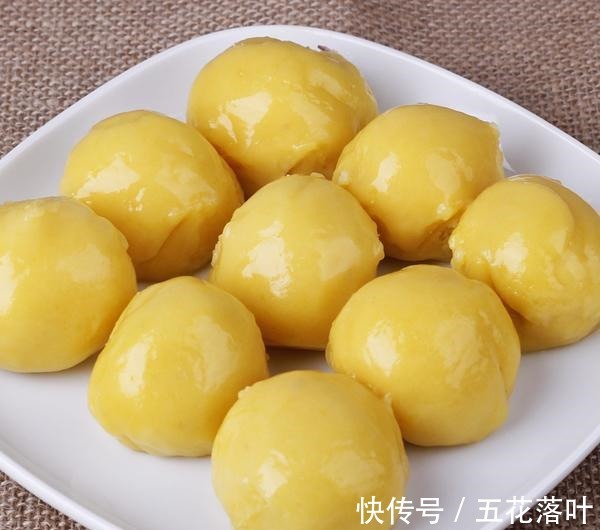 香喷喷的大黄米粘豆包好吃到停不下来!香喷喷的大黄米粘豆包好吃到停不下来!