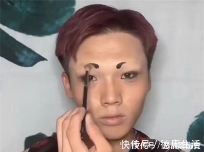 仿妆#小哥哥仿妆“如花”,第一眼:就看看热闹,结局:是如花本花吧?