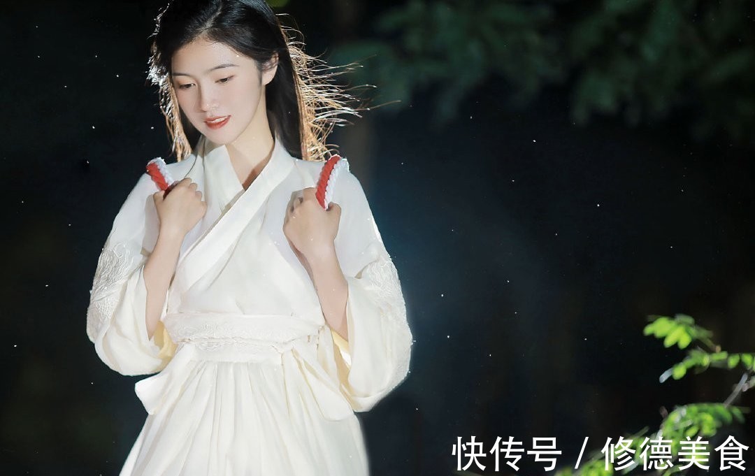 汉服|“神明少女”风格的汉服也太美了，优雅又清冷，怪不得女生都爱穿
