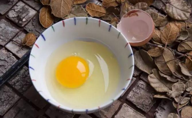 炸肉丸只会放面粉鸡蛋,难怪口感差!牢记4不放,肉丸凉了也酥脆