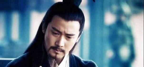 更是|杜甫歌颂诸葛孔明,挥笔写下一首千古绝唱,其中两句更是世人皆知