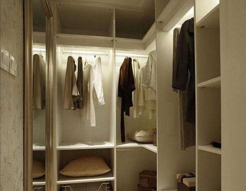 衣帽间|当初不顾家人反对,坚持把卧室这地方改成衣帽间,装完都不吭声了