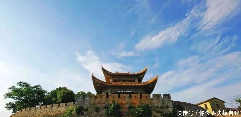 上联&知县出上联教训神童,神童不仅对出下联还反出一上联,成千古绝对