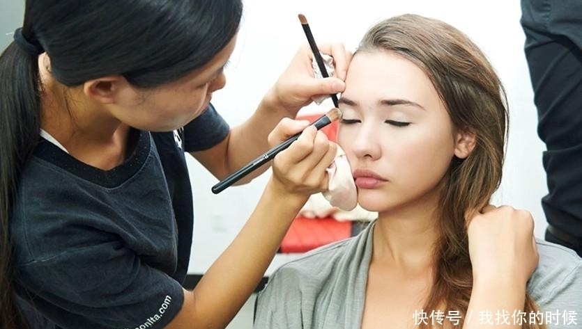 深度解析时装周的幕后华丽的背后,是你想象不到的艰辛