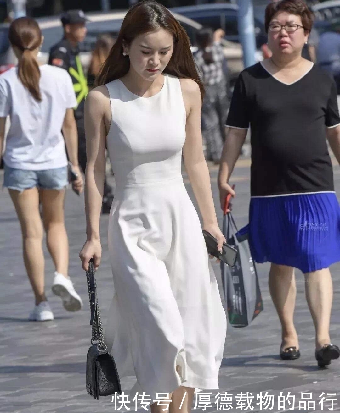 有气质的女人都是这么打扮的,时尚靓丽,展现成熟女性的韵味