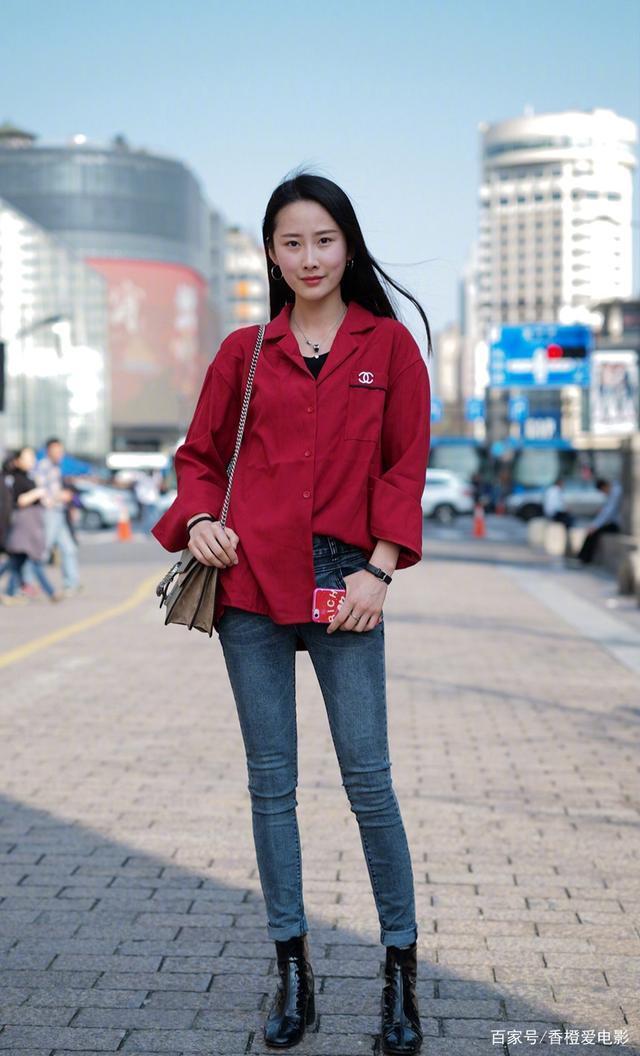 美女街拍穿搭平生不会相思,才会相思,便害相思