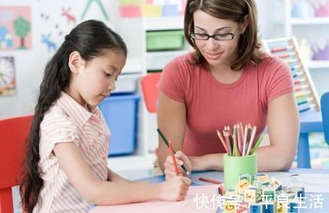 陈兰|妈妈是全职带娃还是出去工作,老教师坦言:看孩子上学后表现就知