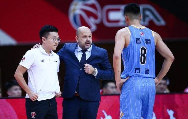内线|雅尼斯时运不济,首钢三小外援计划遭重创,秦晓雯怕啥来啥