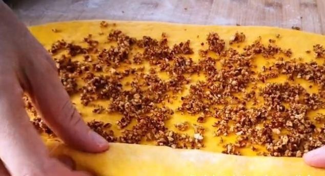 南瓜里加一碗红枣,不用烤箱,不用锅烙,简单一做,比面包还好吃