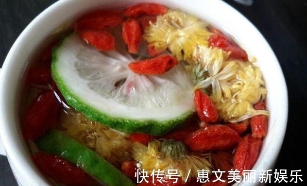 肝脏|中医建议：肝火旺的人，少吃1种肉，多喝2杯水，降肝火、养肝脏