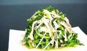 香椿炒鸡蛋，韭菜卷，雪湖玉藕，原汁白蛤，香辣虾的美味做法