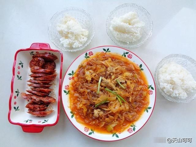 我家冬天晚餐只有两菜一主食，酸爽开胃又好吃，上班族回家做真好