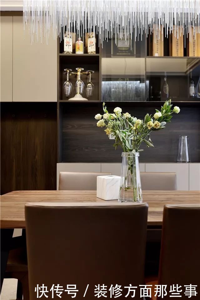 卧室|122平空间铺垫现代基调,一点摩登,一点不拘