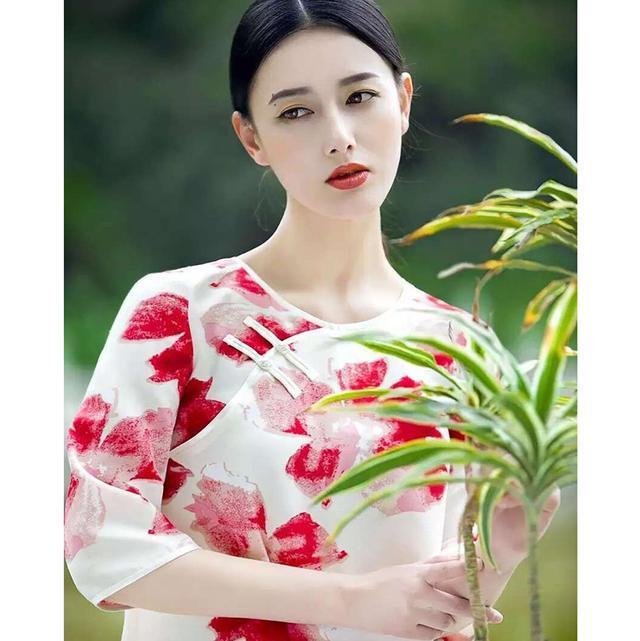 旗袍裙|改良旗袍连衣裙能展现你凹凸有致的身材,承传中华传统文化