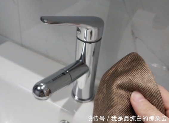 新年大扫除,厨房油渍又黑又黏?别担心,学会这些小妙招轻松搞定