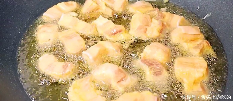 五花肉不要红烧啦，淋2个鸡蛋，你想不到的做法，每次上桌不够吃