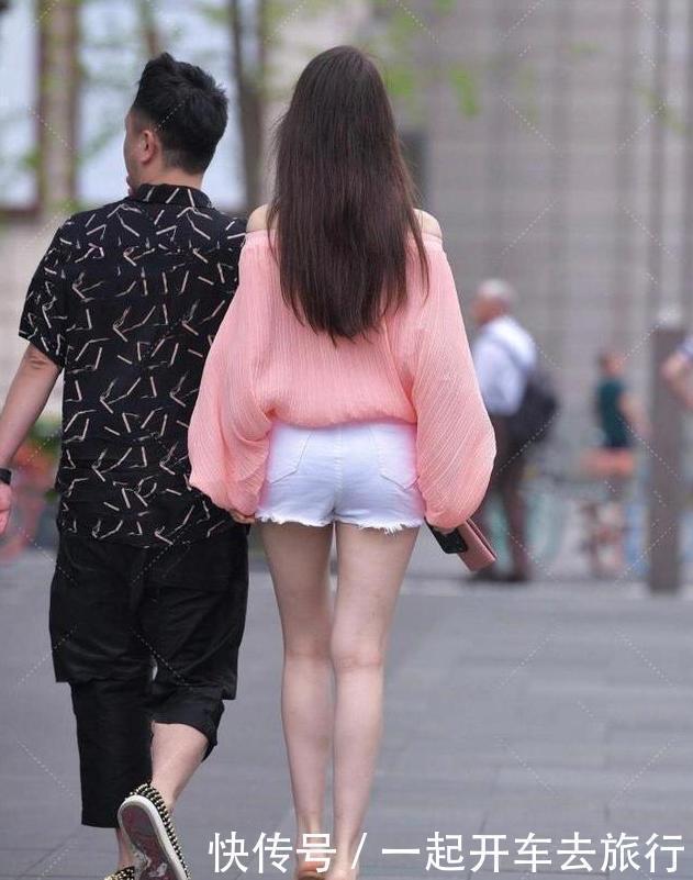 紧身衣|粉衬衫配白牛仔短裤,温柔优雅,风度迷人