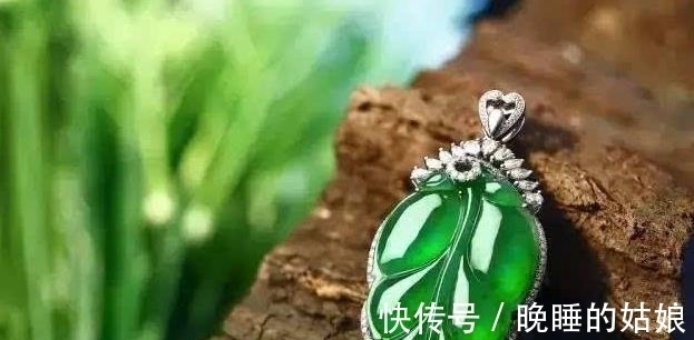 翡翠 不知道如何保养翡翠?学会这些正确的方法,就能保持水润有光泽