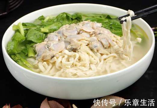 擀面杖|手擀面为啥一煮就断？和面时多放一味料，面条爽滑劲道不易断