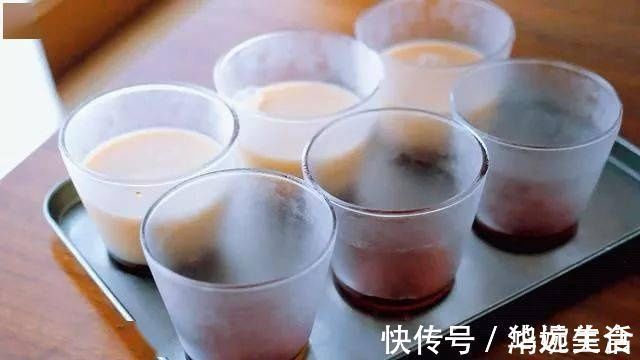 蜂蜜|半碗蜂蜜，4个鸡蛋，做出来的蛋糕，比芝士蛋糕还要嫩滑好吃