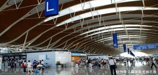 挽回|海关拦下一群可疑美国人，为祖国挽回3400万损失，值得点赞