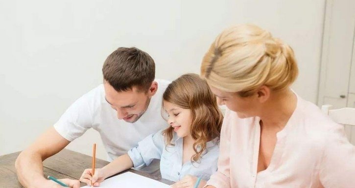 写作业|“老师,睡了没?”凌晨时爸爸问候,让家长群瞬间活跃了起来