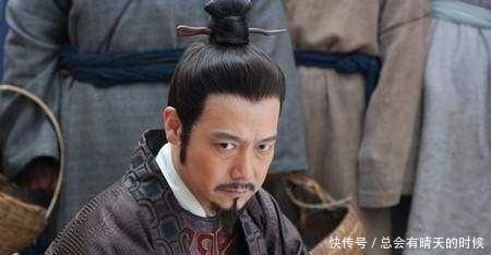 两个道士路经此地呐喊,葬此后代必出天子,老头知道后死于此地!