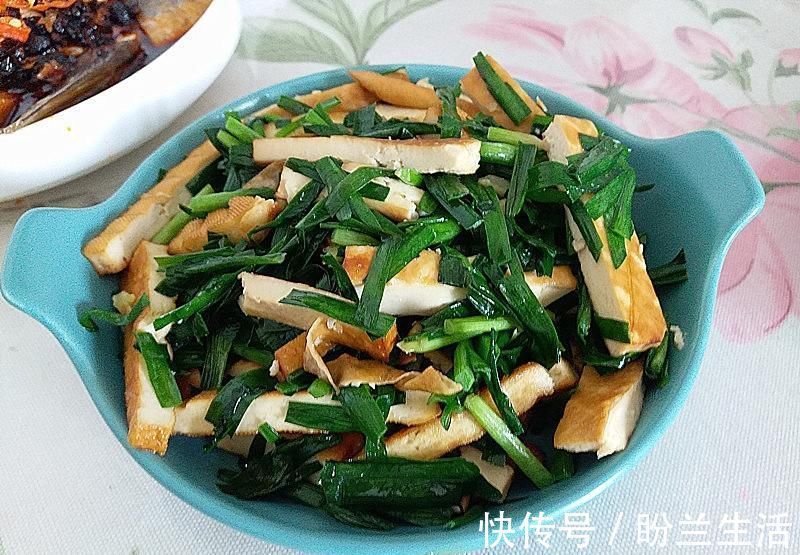 防癌|炒韭菜时搭一宝,排出毒素,软化血管防癌,2块钱炒一盘