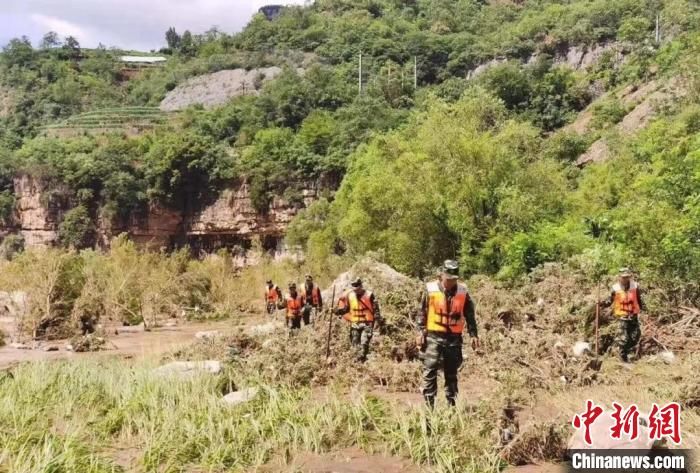 晋城|山西晋城强降雨引发山洪 武警官兵紧急救援