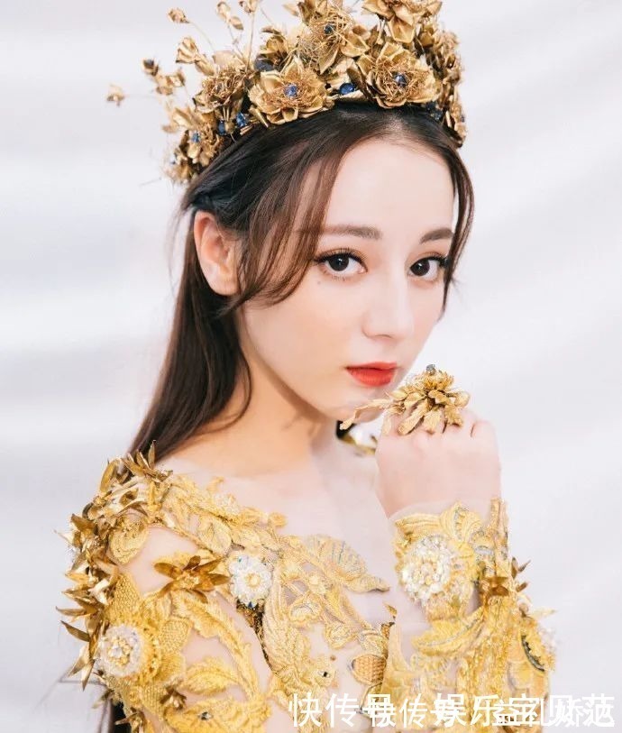 淡颜系|双眼皮、一字眉已经过时了，现在的美女标准是这样……