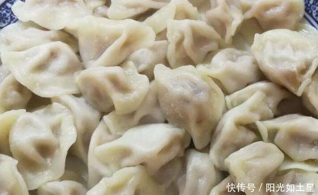 冬天，我家常用此菜包饺子吃，鲜嫩多汁，比韭菜馅香，比白菜馅鲜