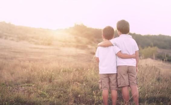 为什么父母不在，兄弟姐妹们会变疏远？4个现实原因让人深思