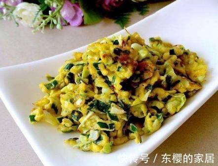 番茄炒蛋|用这个菜炒鸡蛋，比番茄炒蛋好吃一百倍，孩子天天吵着要我做！
