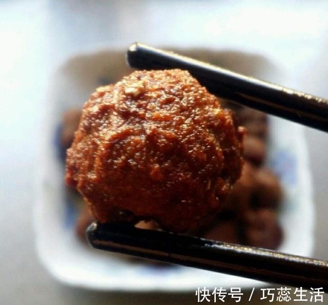 肉糜|炸丸子时,别只放面粉,多加这两样,丸子更加酥香有弹性