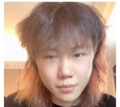 抄袭|说唱听我的:太帅了花实力被吐槽,却闯入六强,遭Rapper点名抄袭