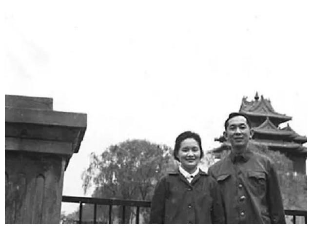 美工队！钱钟书独女钱瑗：一生两次婚姻，却无儿无女，59岁因病去世