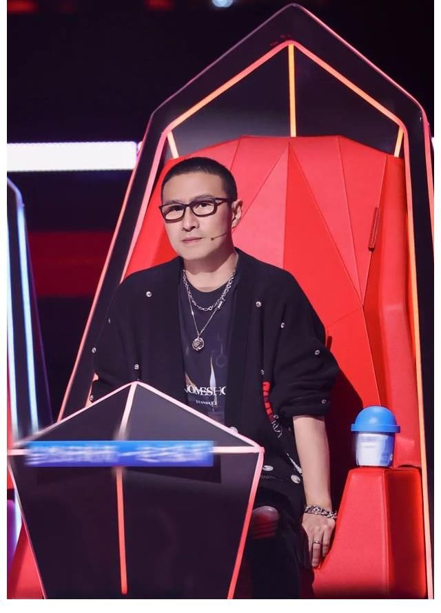 收官之战|《2021中国好声音》盲选收官之战打响 曾溯恕化身“女战士”再迎PK