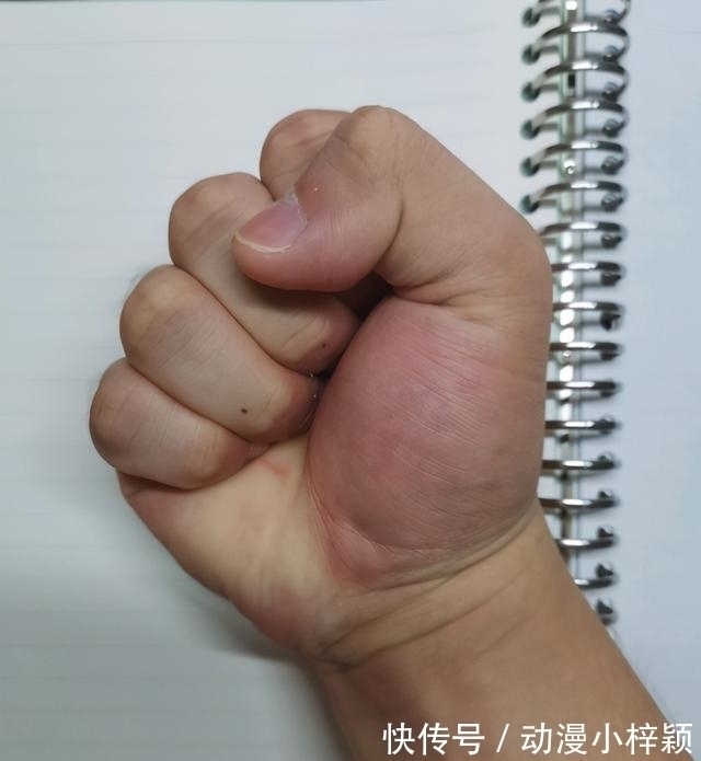 可乐|日本动漫太扯淡,徒手把碳捏成钻石,网友们纷纷玩起了梗