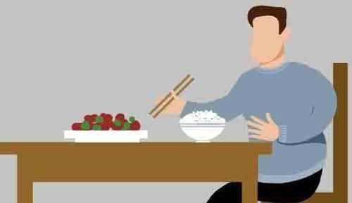 麻辣烫|晚上再饿,也不能吃的食物,泡面未上榜,占据榜首是多数人的最爱