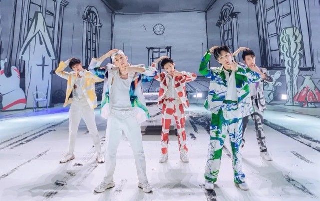 郑爽行为太可爱,被调侃一个人像一个后援团,可惜已退出节目