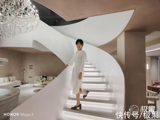 荣耀m繁华自然自由反转，忙里偷闲度个假，畅享精致感生活