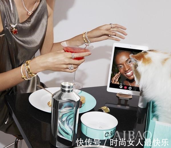 victoria&蒂芙尼蓝色礼享 轻启蓝色礼盒,邂逅心动“金”喜!