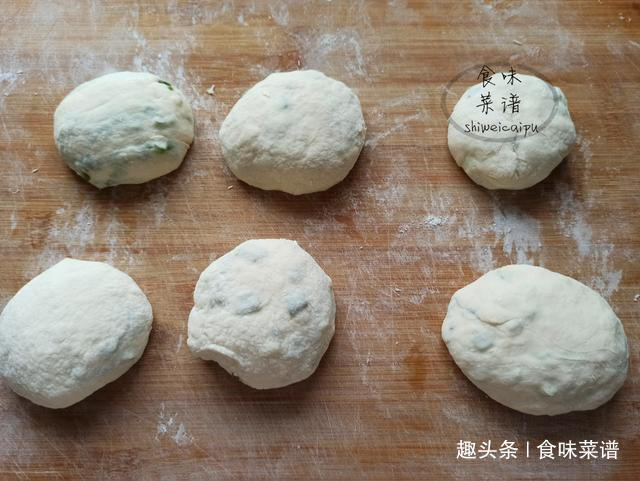 孩子想吃葱花饼了，教你特色做法，不和面不揉面，暄软咸香又好吃
