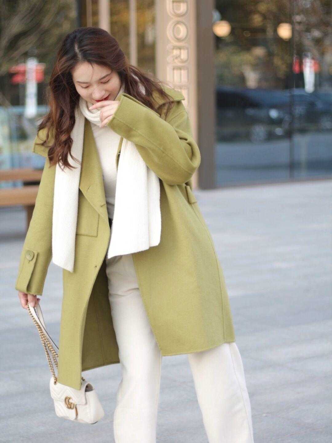 大衣|气质女人都爱“廓形大衣”,这么搭优雅显气质,微胖也能穿