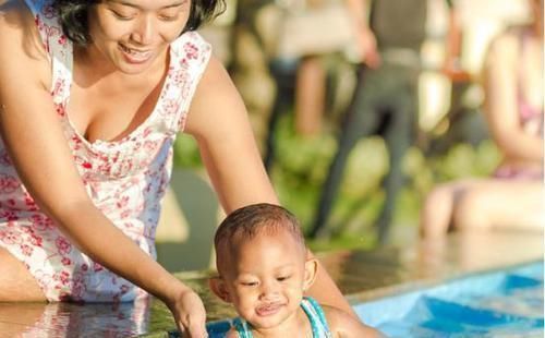 杨紫璇|女孩年仅七岁八块腹肌,半小时学会后空翻,目标清晰的人失败太难