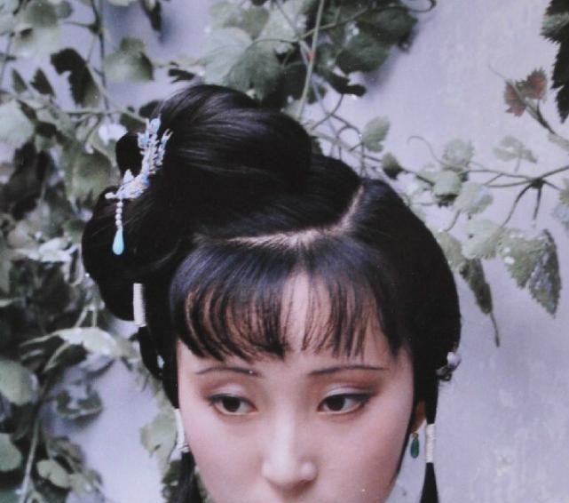 红楼梦春纤、雪雁、紫鹃,寓意黛玉一生三劫