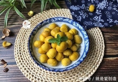 秋天|剥板栗不用手抠,用这种方法剥的真快,干净完整还不伤手,特轻松