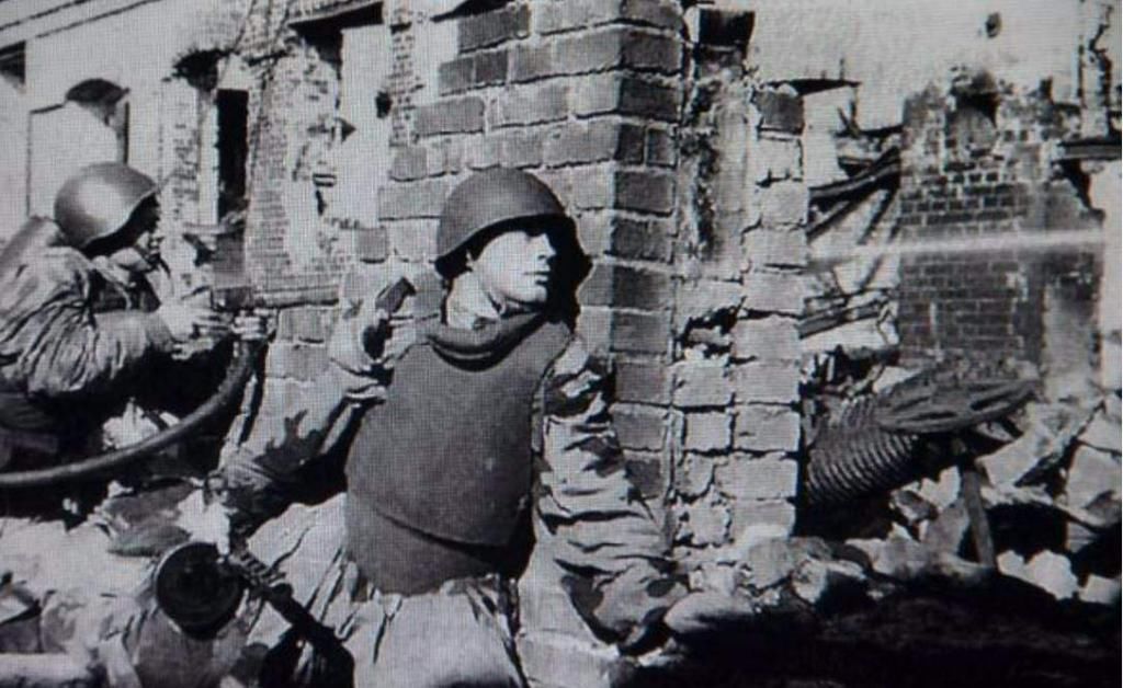 均活|斯大林格勒战役多残酷？士兵均活不过1天，新兵活三天就能当连长